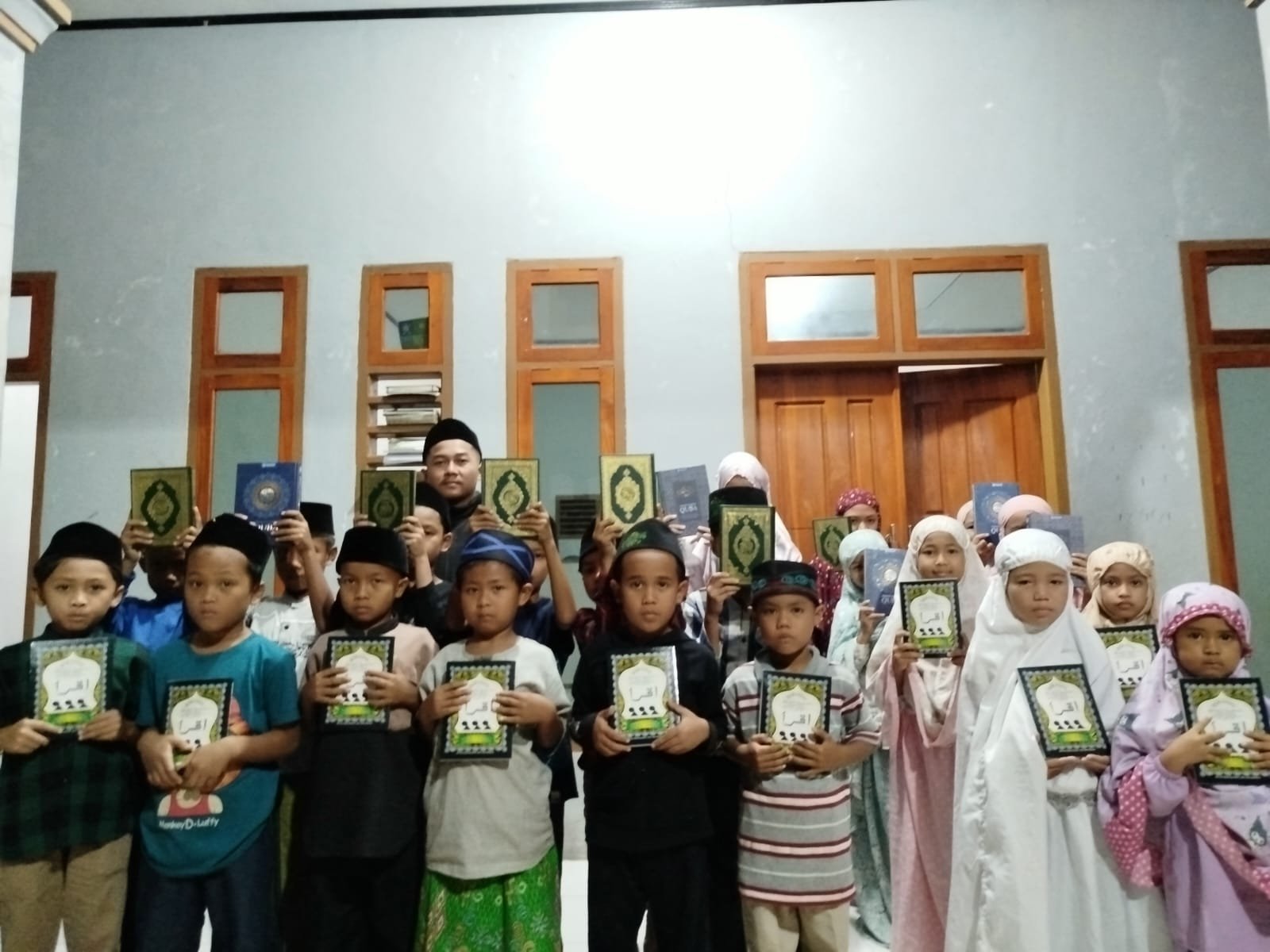 Hadiahkan Al-Qur'an untuk Mereka yang Membutuhkan